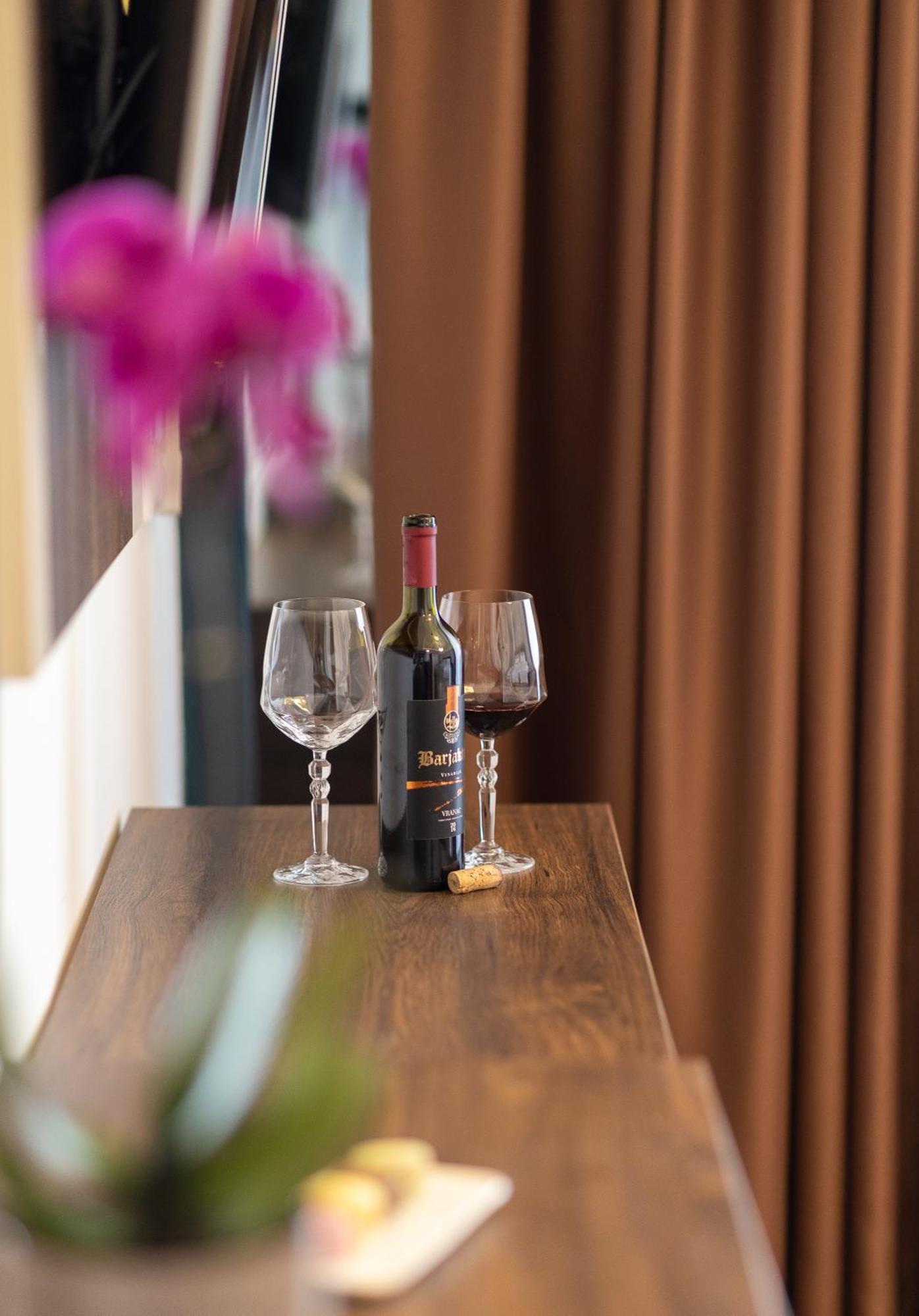 Barjaktar - Luxury Suites & Spa Ulcinj Exteriör bild
