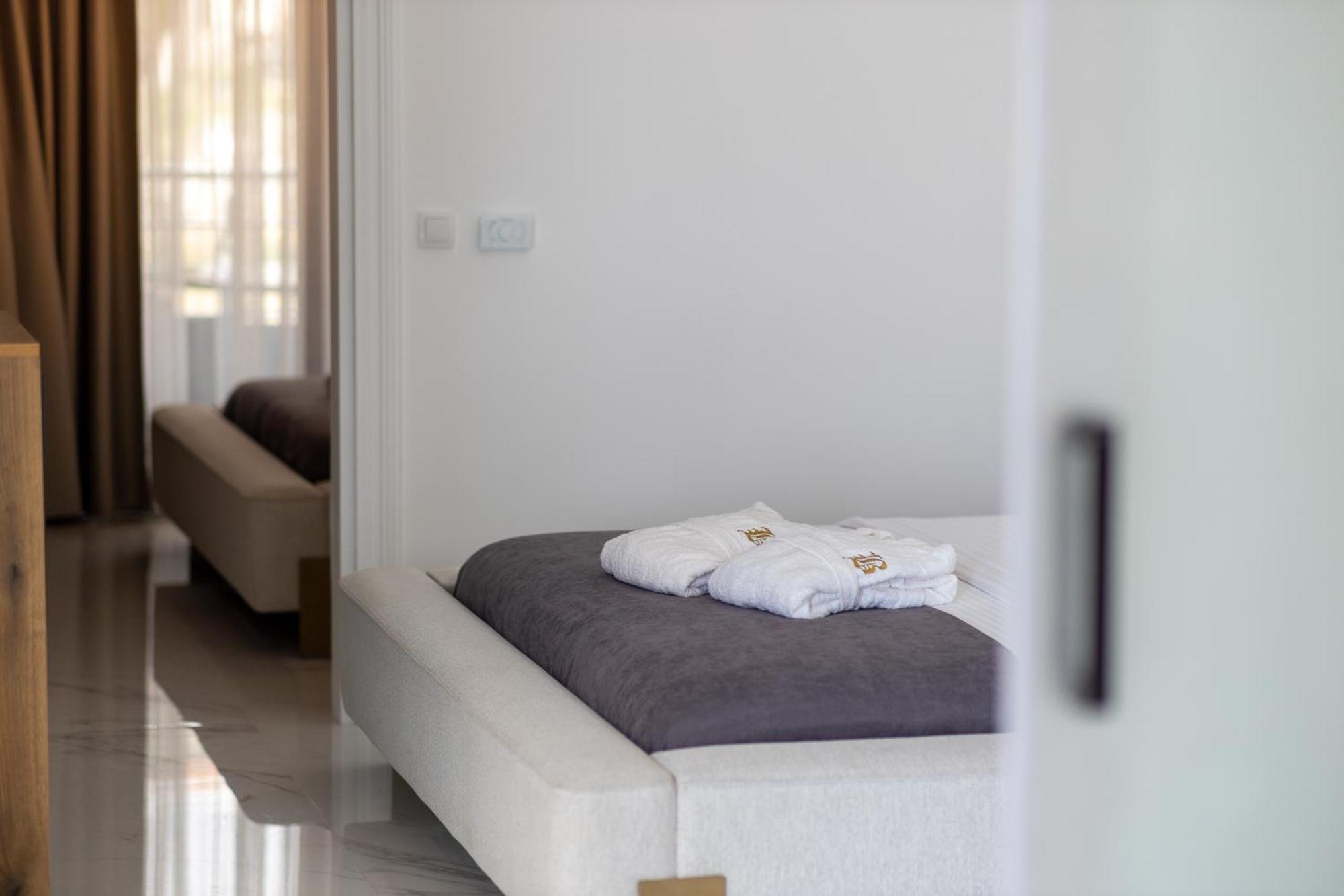 Barjaktar - Luxury Suites & Spa Ulcinj Exteriör bild